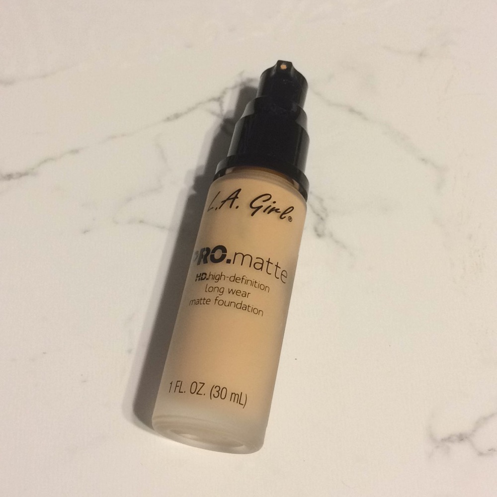 LA Girl PRO matte foundation // shade medium beige